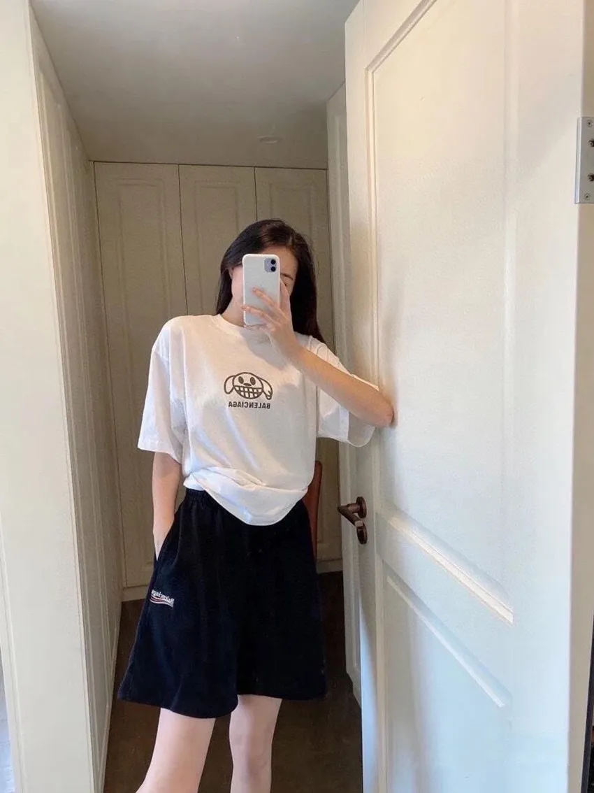 「 」